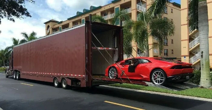 ENCLOSED AUTO SHIPPING